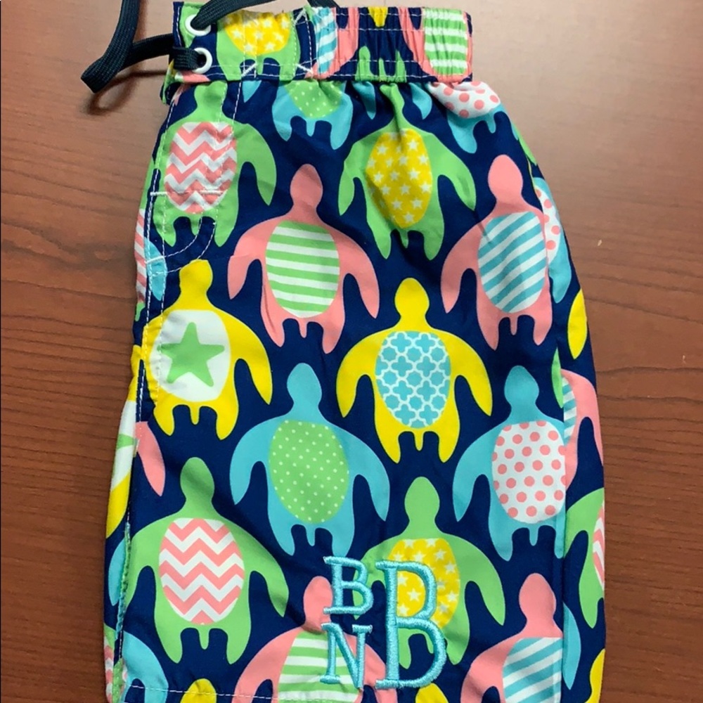 Boys turtle monogram swim trunks (bBn)